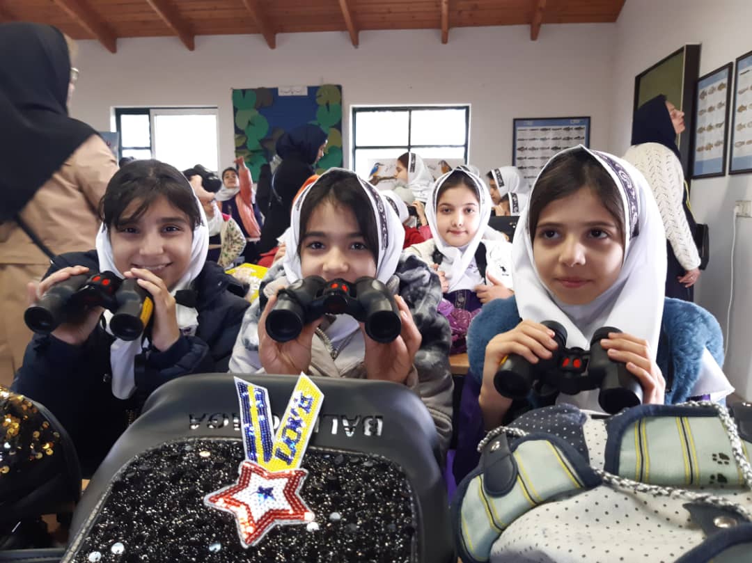 بازدید علمی و تفریحی دختران گل پایه چهارم دبستان باران اندیشه از تالاب بین المللی زیبای سلکه